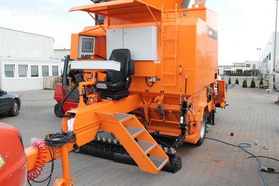 new Strassmayr R 4000 asphalt distributor