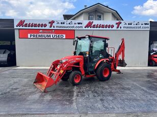 Kubota B2231  backhoe loader