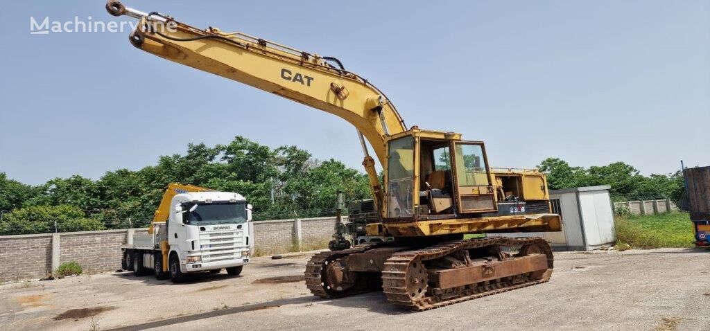 Caterpillar 235B tracked excavator