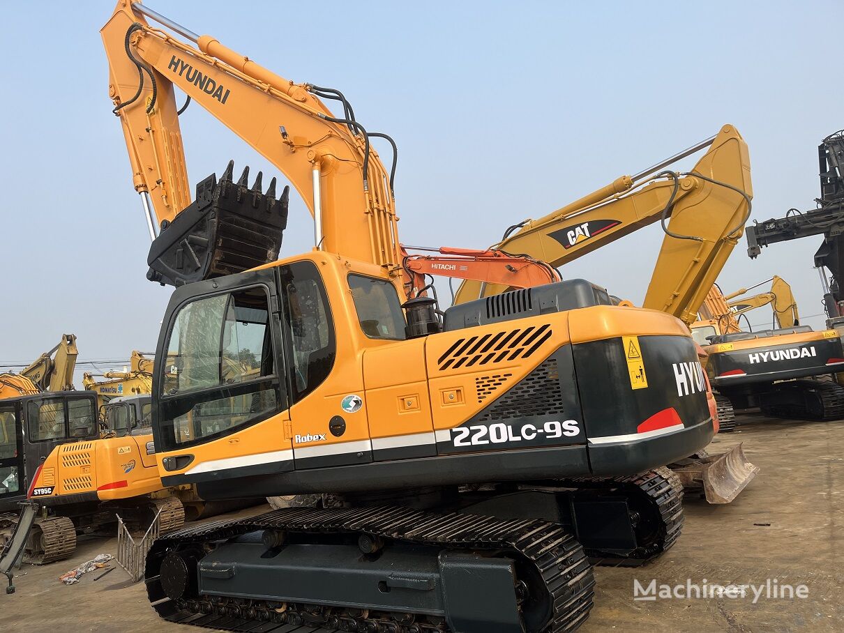 Hyundai 220LC-9S tracked excavator