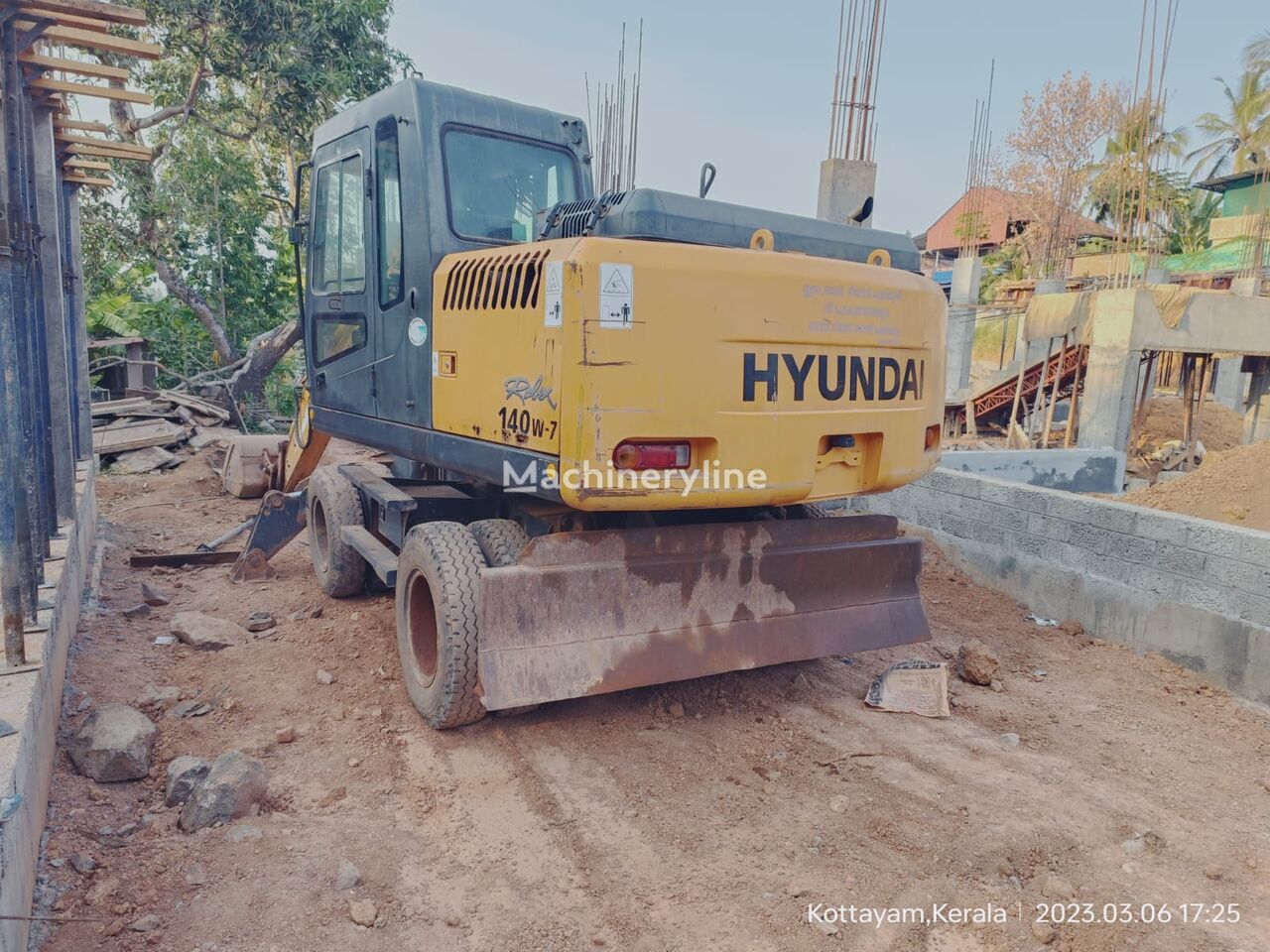 Hyundai R140W-7 wheel excavator